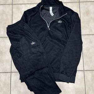 ALO Yoga Men’s Black Zip-Up Sweater